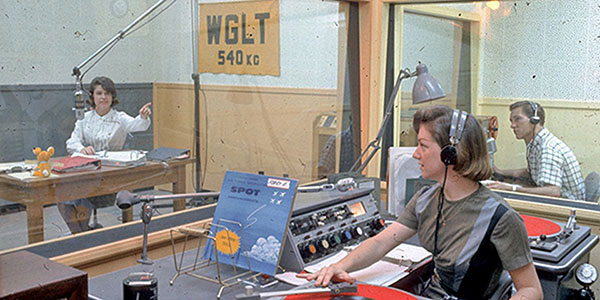 photo of students working on WGLT radio