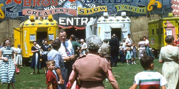 Photograph of fans entering a circus